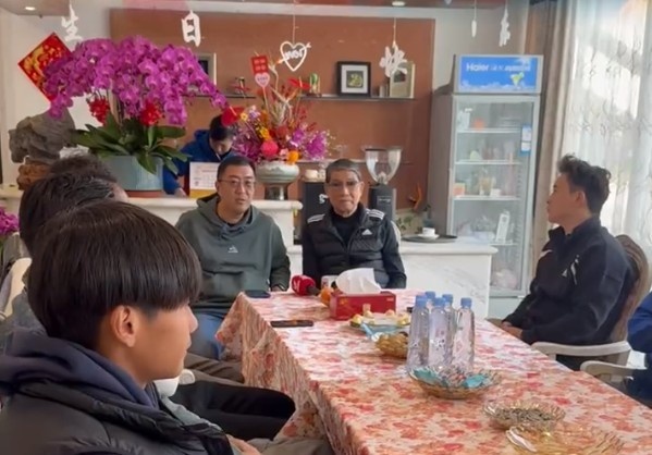  徐根寶寄語(yǔ)申花球員：世界杯出線才是硬道理，要為國(guó)家隊(duì)爭(zhēng)取榮譽(yù)