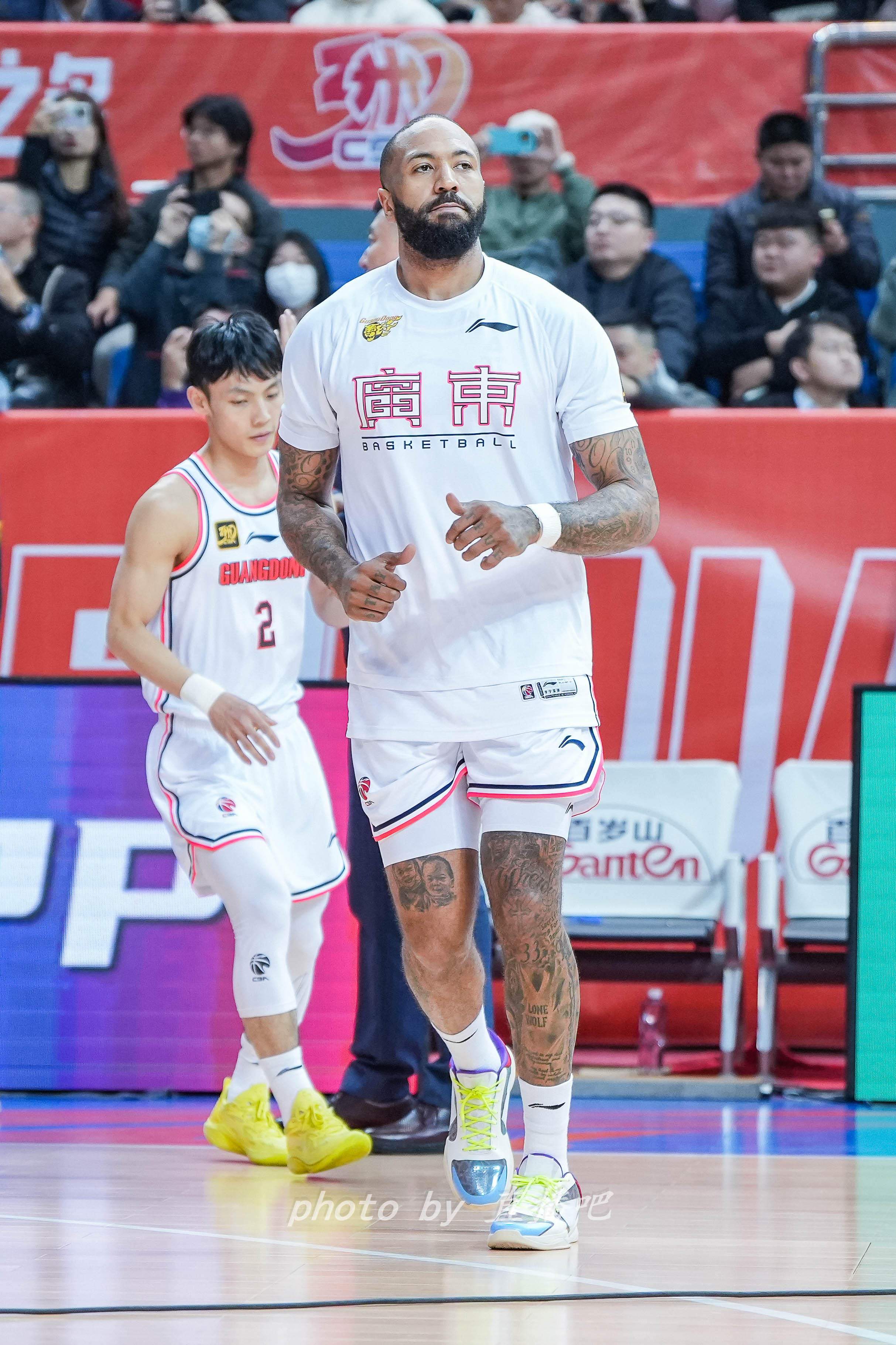  打得不錯(cuò)！36歲吉倫沃特原本的第三外援卻成廣東男籃的真大腿