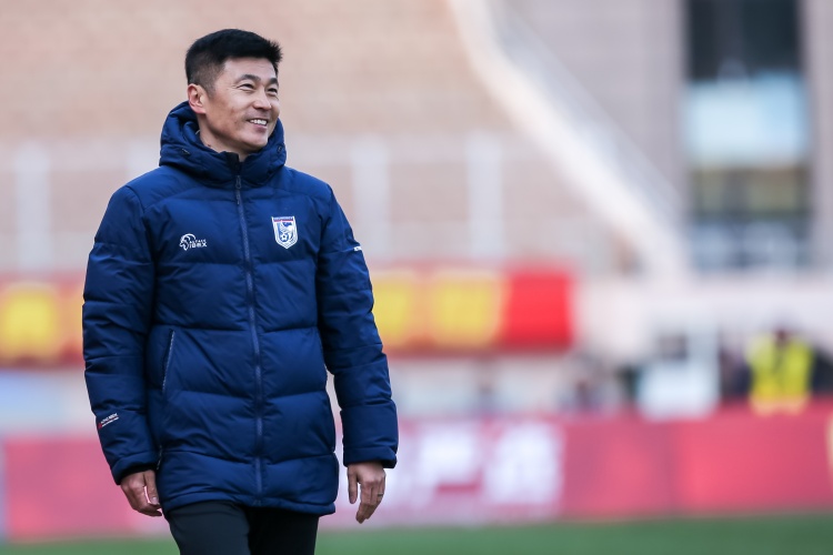  足球報(bào)：大連英博低調(diào)備戰(zhàn)，簽約贊助商為大連足球注入新活力
