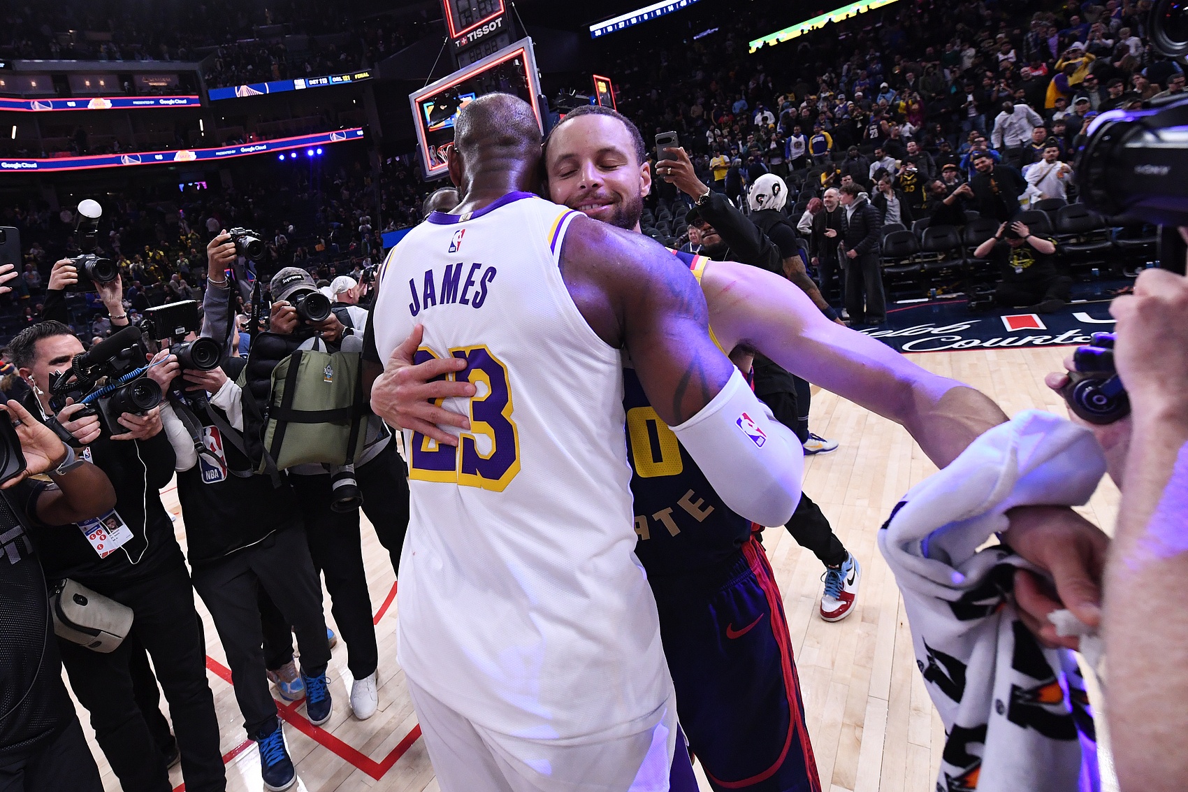  見證傳奇！詹姆斯庫里年滿36歲且同場均砍下35+ NBA歷史首對！