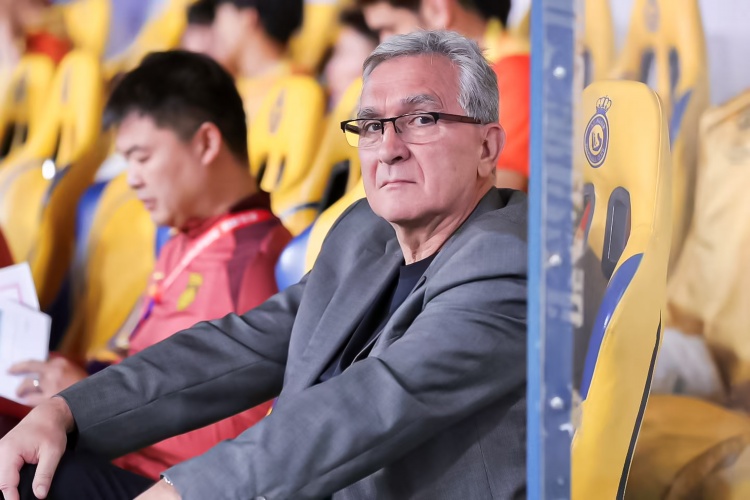  媒體人：國(guó)足變陣4231可能性不大，陣中僅3人能打后腰不夠用